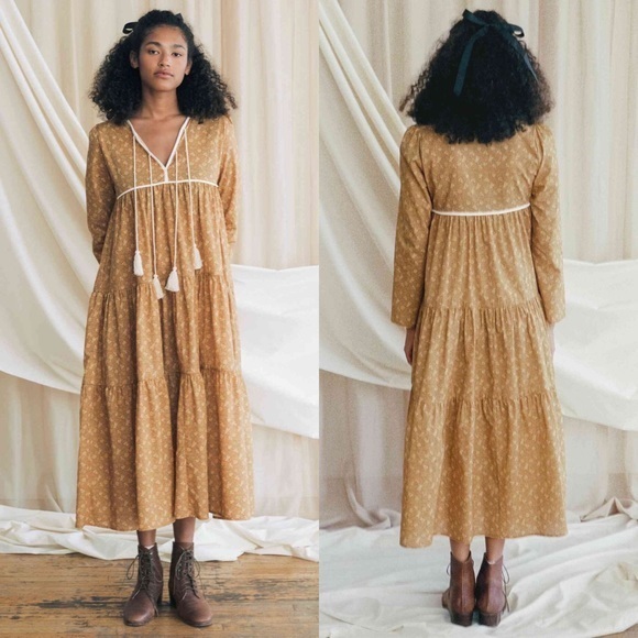 Christy Dawn Dresses & Skirts - Christy Dawn The Paloma Dress in Biscotti Cosmos Floral Size Small